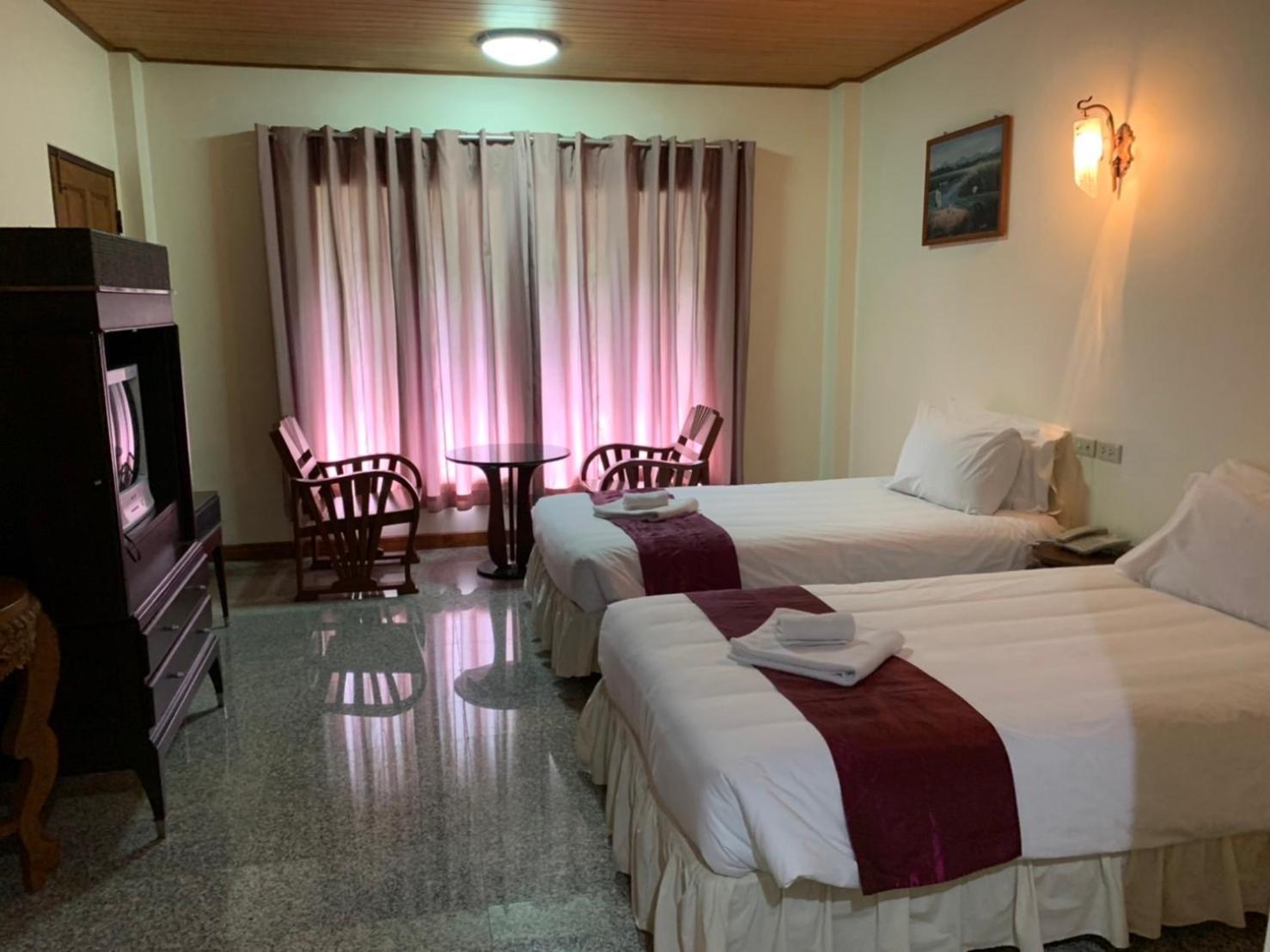 Tak Andaman Resort & Hotel Exterior foto