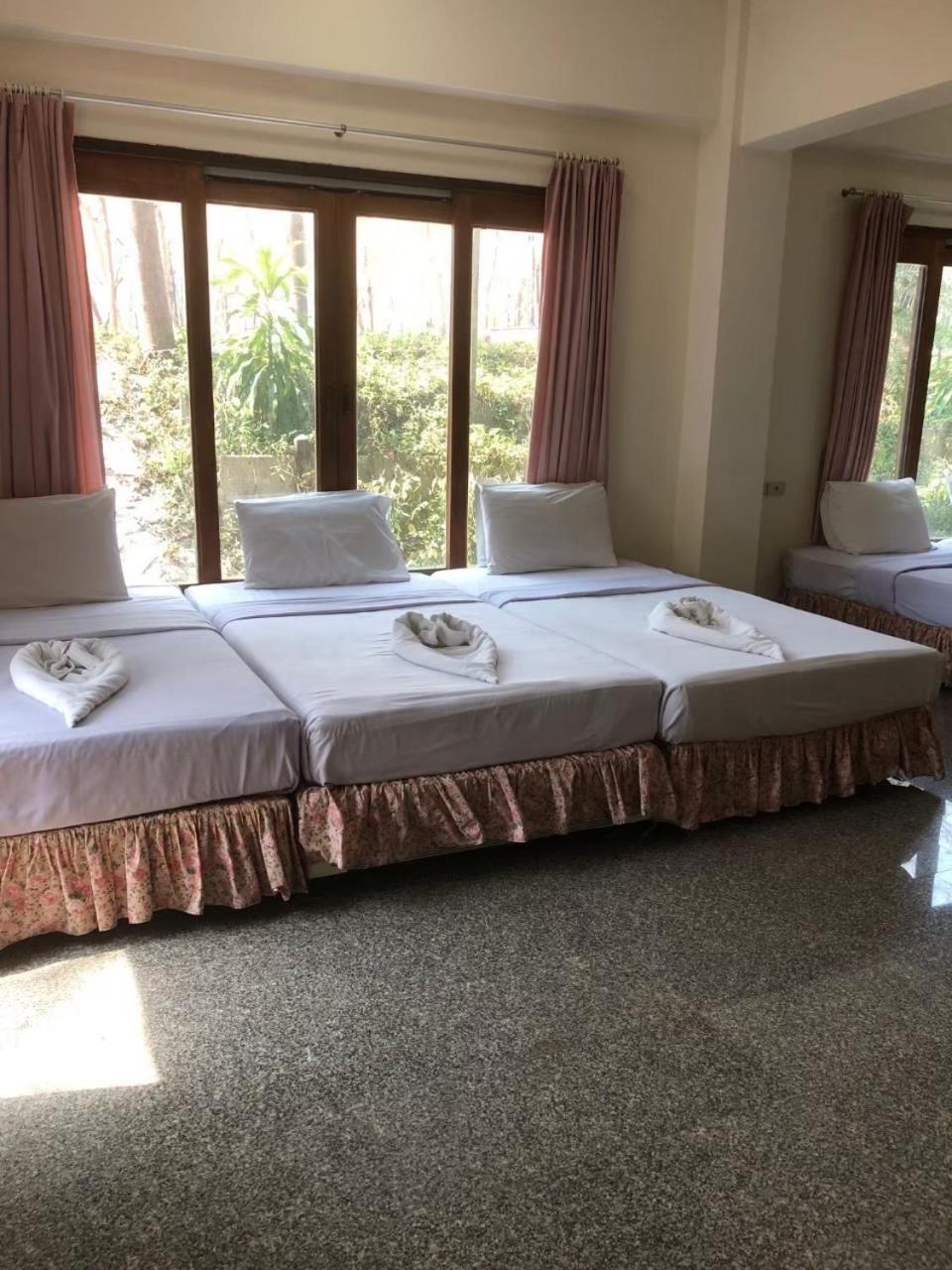 Tak Andaman Resort & Hotel Exterior foto