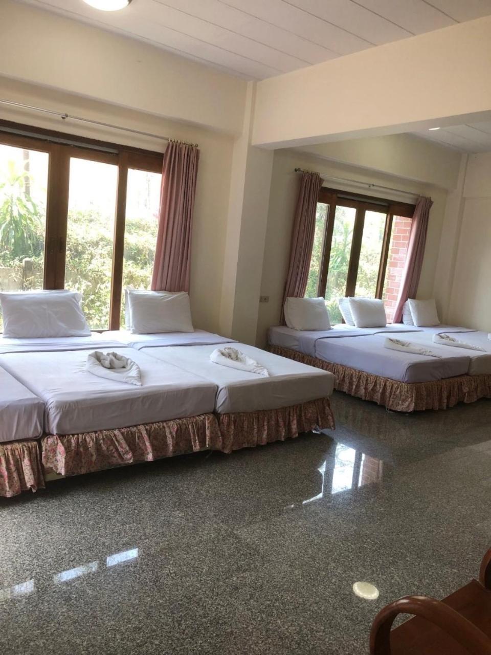 Tak Andaman Resort & Hotel Exterior foto