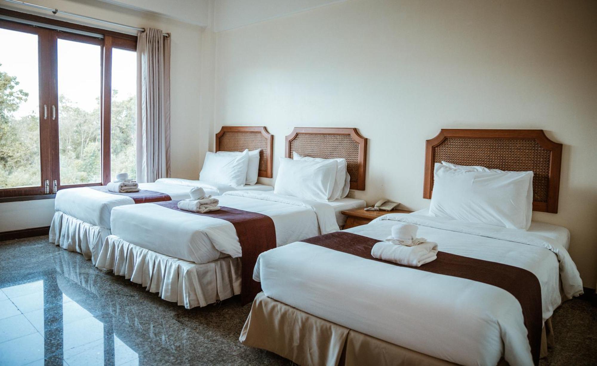 Tak Andaman Resort & Hotel Exterior foto